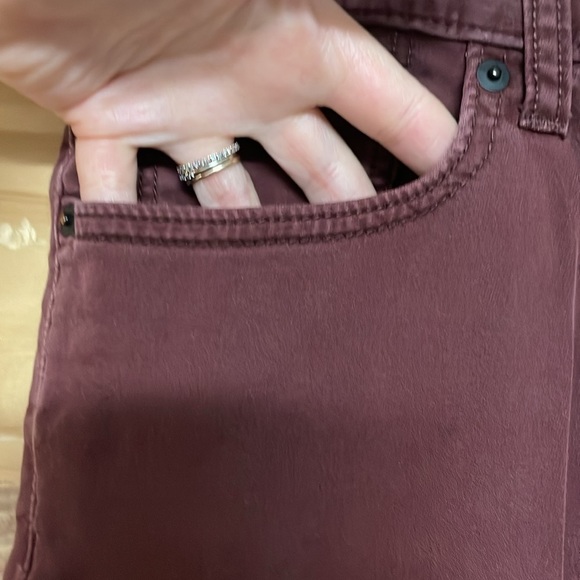 Banana Republic Travel Jean size 33x32 Maroon Color Slim Fit Stretchy Jeans - Picture 3 of 13